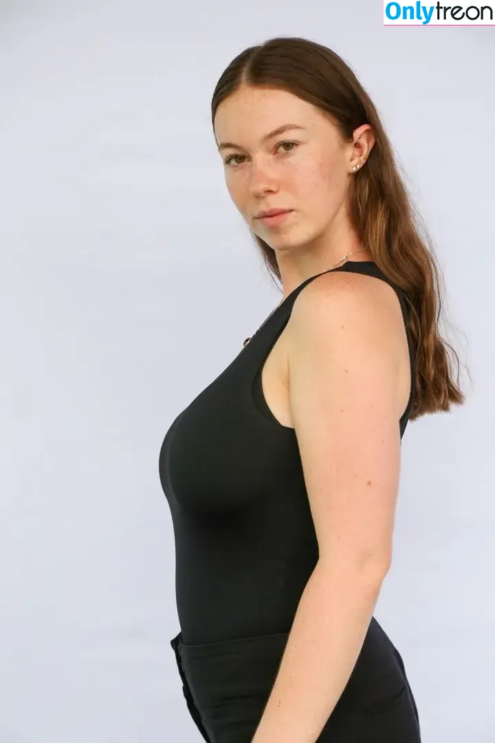 Stephanie Cox nude photo #0011 (cox2223 / stephanieleecox)