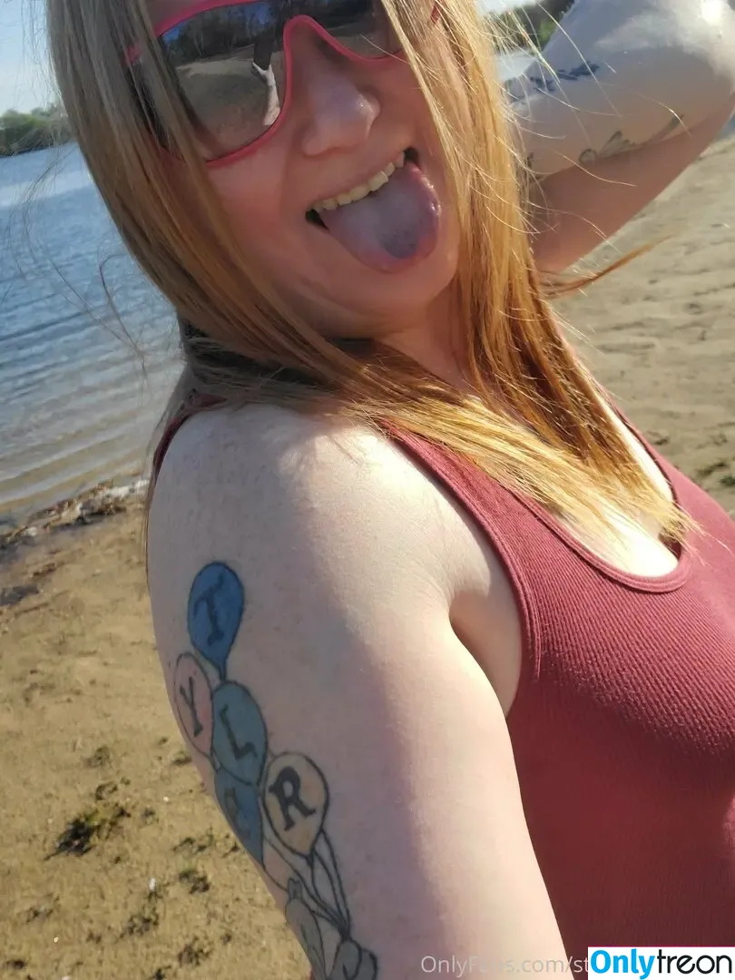 stonedginger88 nude photo #0002 (stonedginger88)