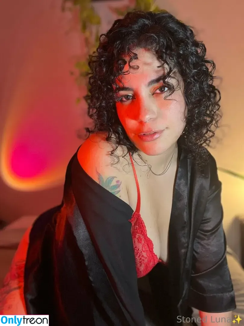 stonedluna nude photo #0085 (lunaisstoned)