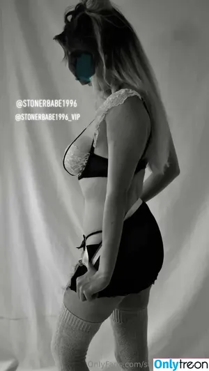 stonerbabe1996 / stonerbabe96 nude photo #0001