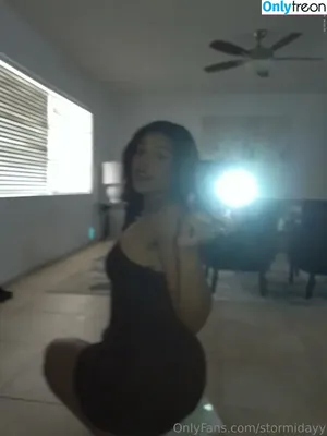 stormidayy / thestormiday nude photo #0005