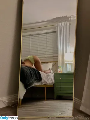 stormidayy / thestormiday nude photo #0051