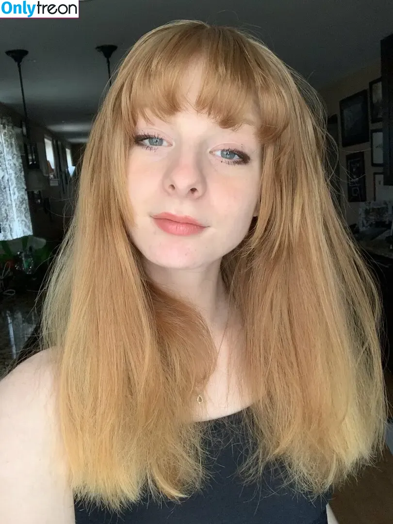 strawberrigirli nude photo #0006 (straw.berryshorti)