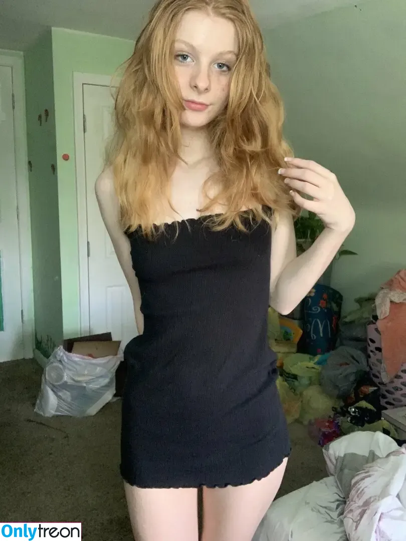 strawberrigirli nude photo #0007 (straw.berryshorti)