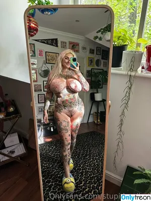 stupidandhot / stellarkelli / stupidandhotsw nude photo #0021
