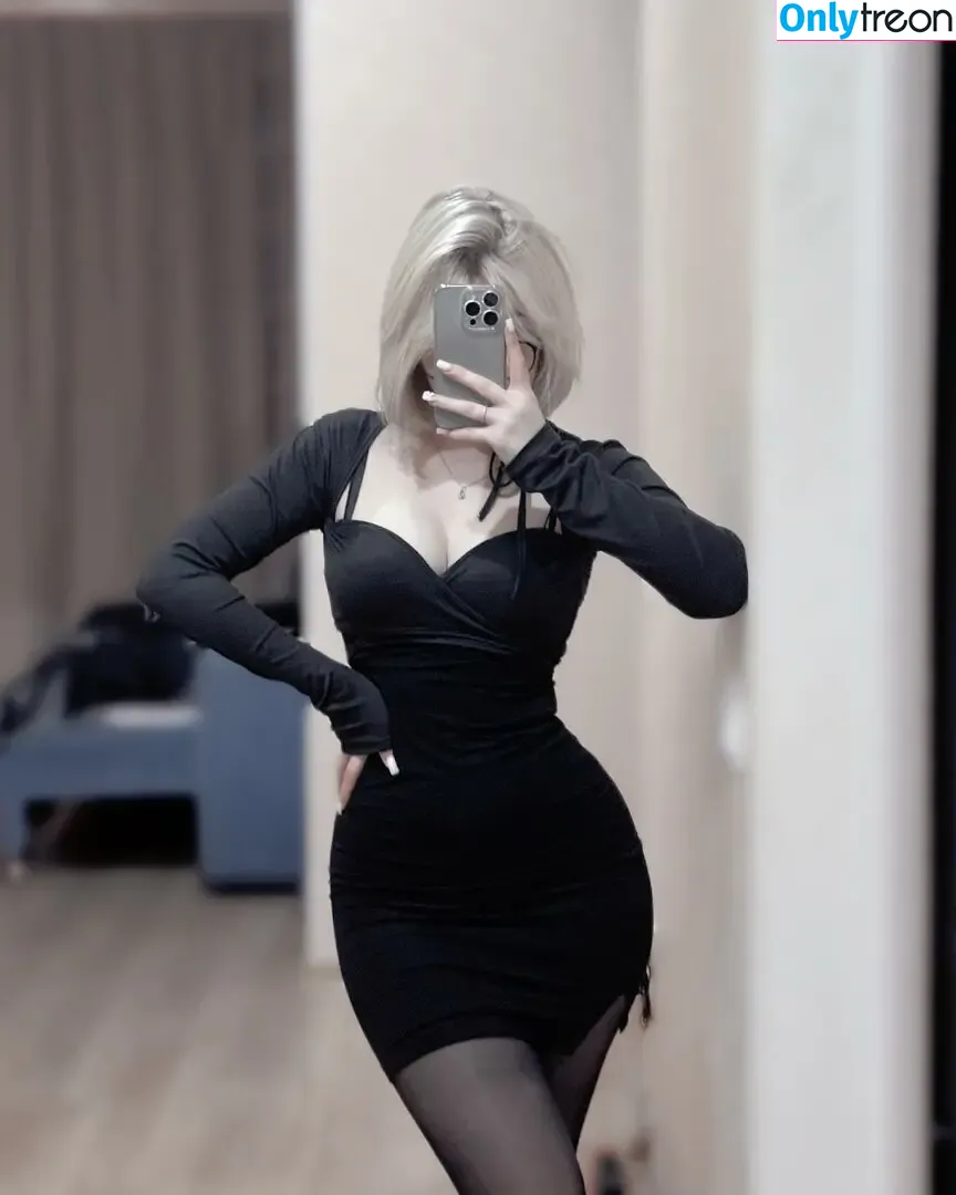 su_ga_r_ik nude photo #0012 (sugarsontop)