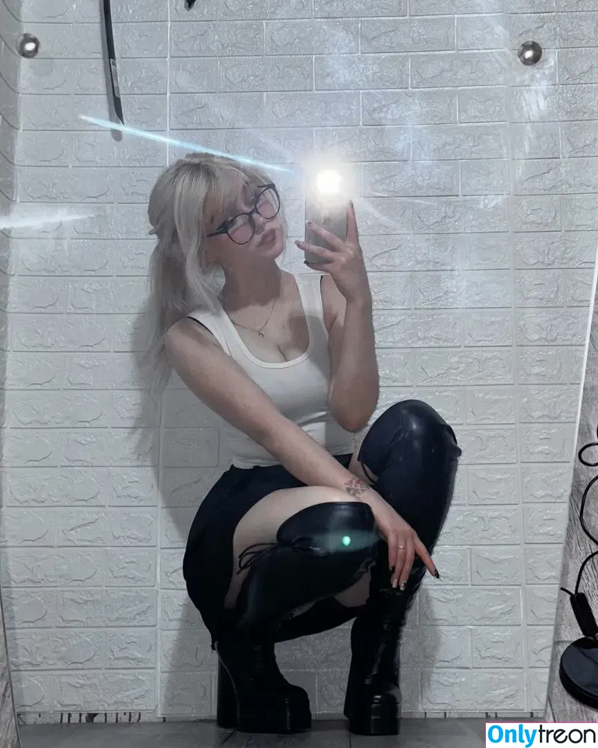 su_ga_r_ik nude photo #0037 (sugarsontop)