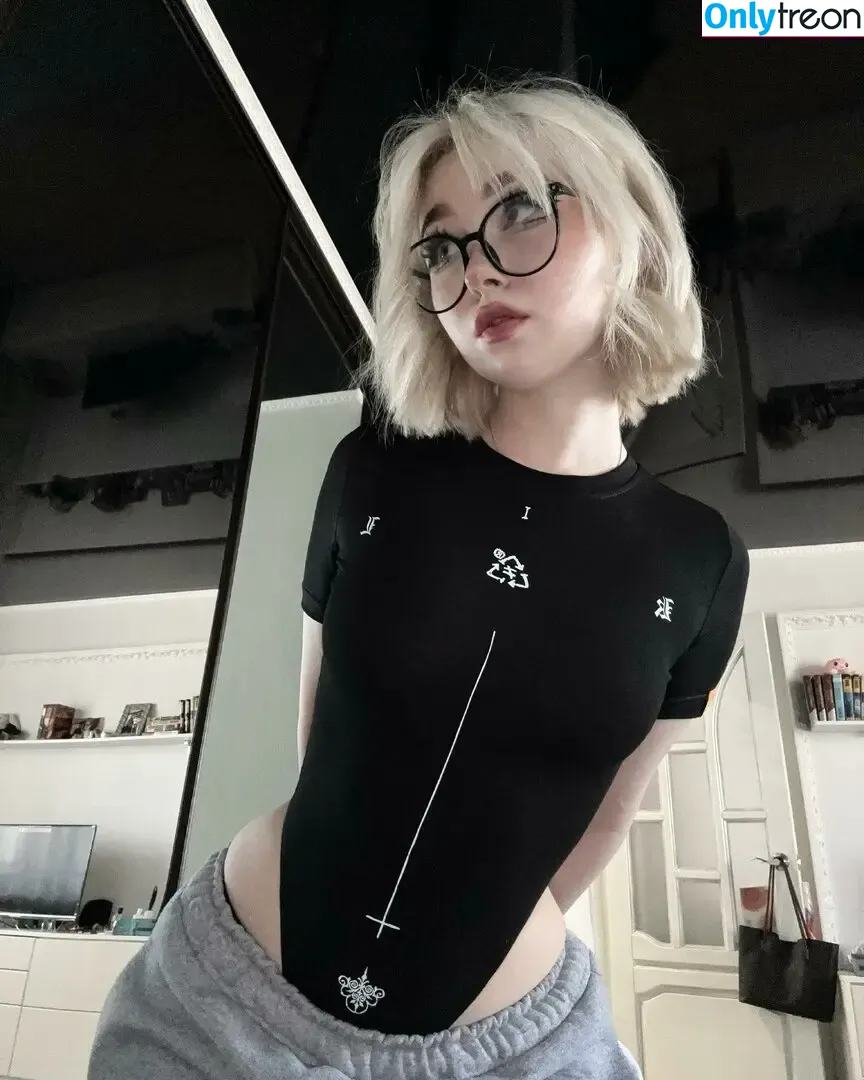 su_ga_r_ik nude photo #0046 (sugarsontop)