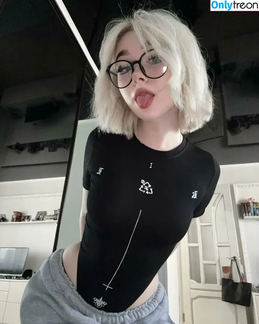 su_ga_r_ik nude photo #0048 (sugarsontop)