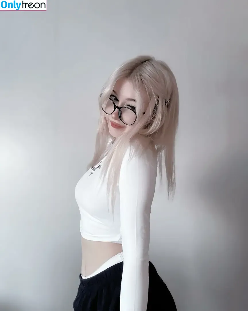 su_ga_r_ik nude photo #0060 (sugarsontop)