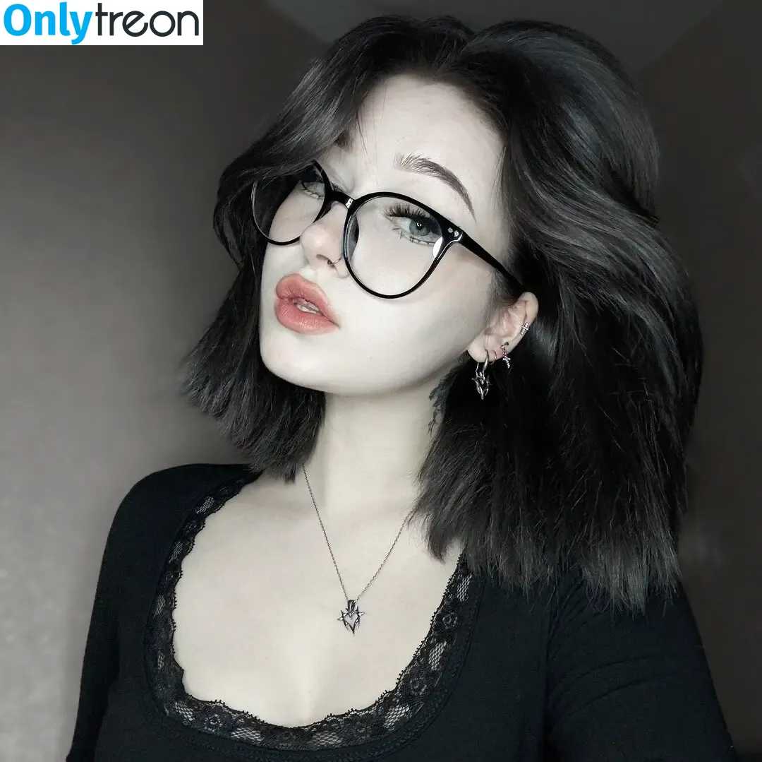su_ga_r_ik nude photo #0088 (sugarsontop)