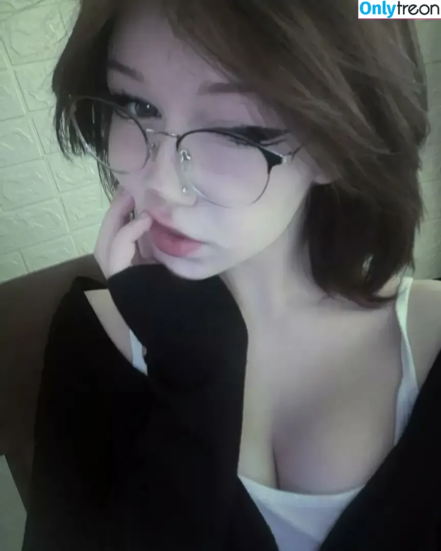 su_ga_r_ik nude photo #0143 (sugarsontop)