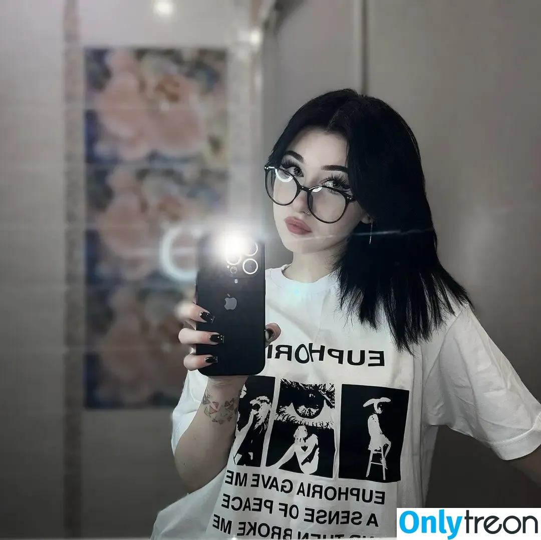 su_ga_r_ik nude photo #0168 (sugarsontop)