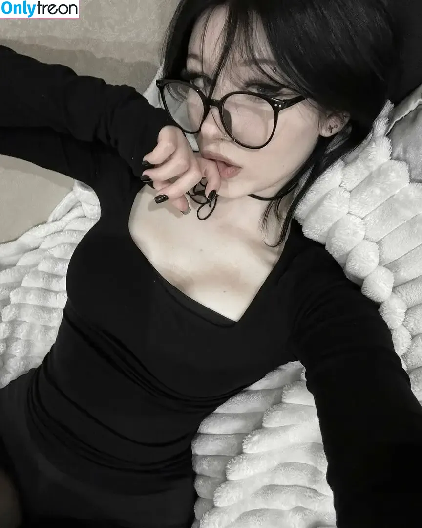 su_ga_r_ik nude photo #0182 (sugarsontop)