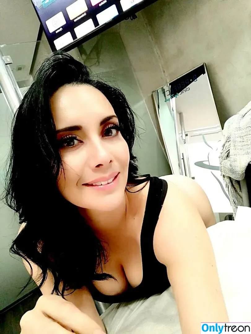 Sugey Abrego nude photo #0016 (sugeyabregotv)