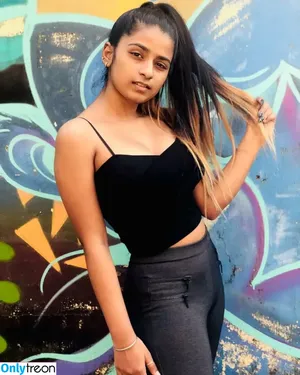 Suhana Khan / __suhuuu__ nude photo #0170