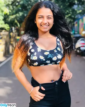 Suhana Khan / __suhuuu__ nude photo #0172
