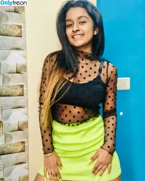 Suhana Khan / __suhuuu__ nude photo #0187