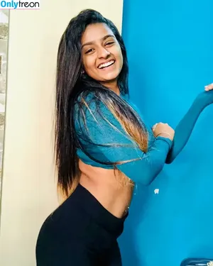 Suhana Khan / __suhuuu__ nude photo #0210