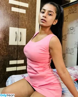 Suhana Khan / __suhuuu__ nude photo #0212