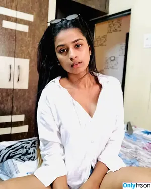 Suhana Khan / __suhuuu__ nude photo #0218