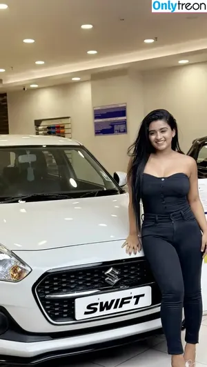 Suhana Khan / __suhuuu__ nude photo #0315