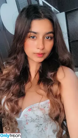 Suhana Khan / __suhuuu__ nude photo #0316