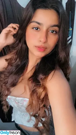 Suhana Khan / __suhuuu__ nude photo #0317