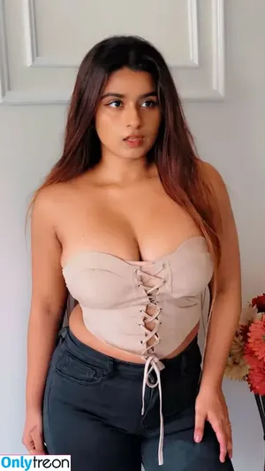 Suhana Khan / __suhuuu__ nude photo #0357
