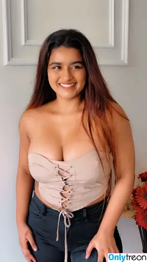 Suhana Khan / __suhuuu__ nude photo #0359