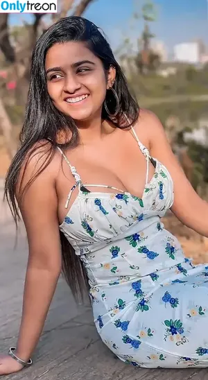 Suhana Khan / __suhuuu__ nude photo #0371