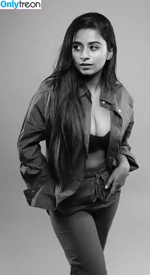 Suhana Khan / __suhuuu__ nude photo #0381