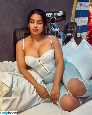 Suhana Khan / __suhuuu__ nude photo #0389