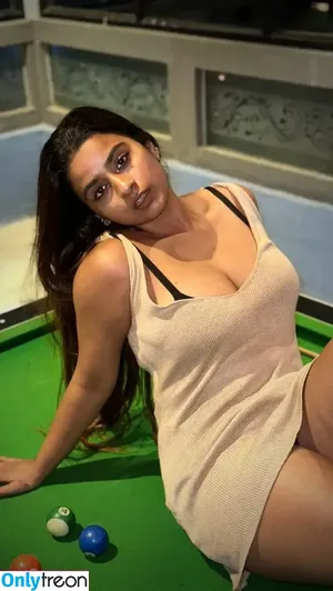 Suhana Khan / __suhuuu__ nude photo #0409