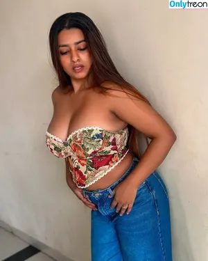Suhana Khan / __suhuuu__ nude photo #0424