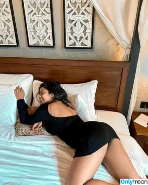 Suhana Khan / __suhuuu__ nude photo #0908