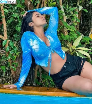 Suhana Khan / __suhuuu__ nude photo #0915