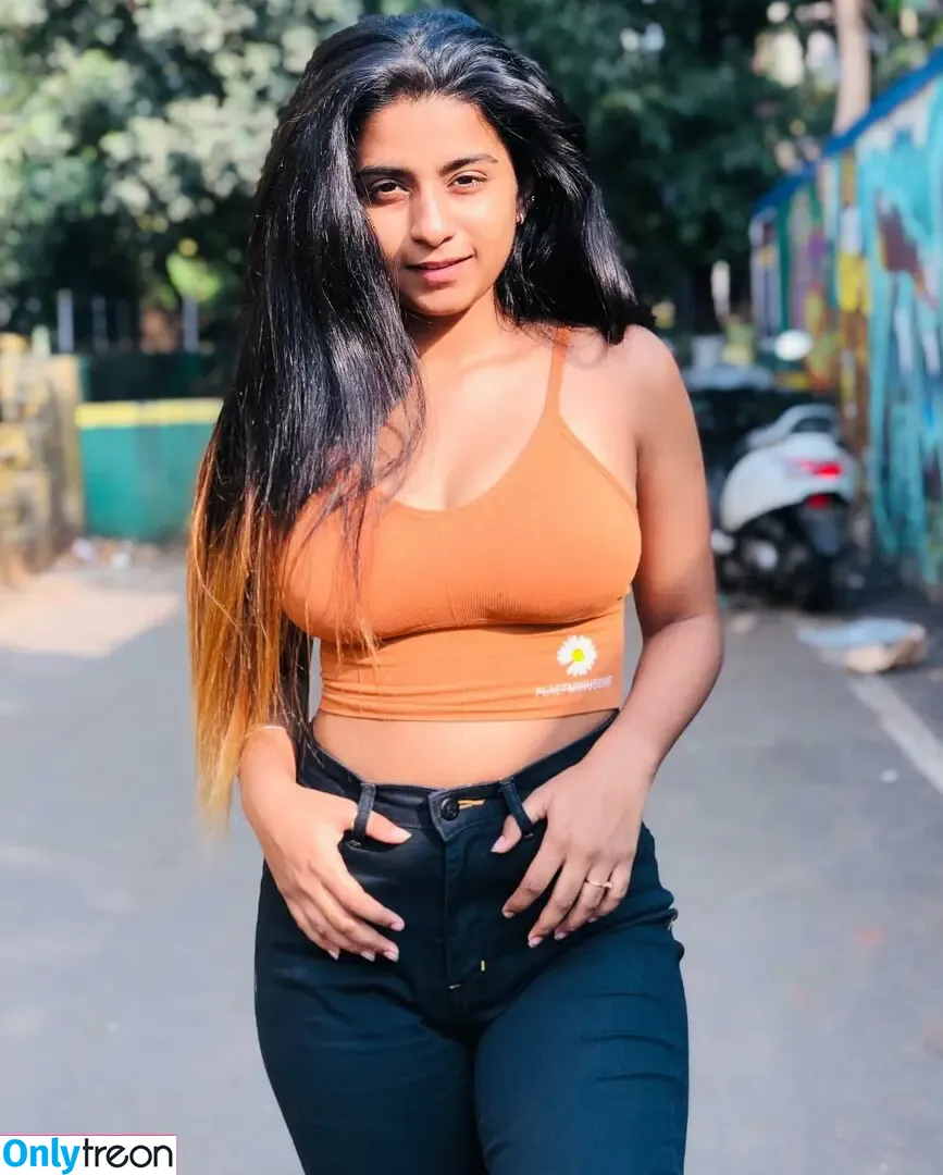 Suhana Khan nude photo #0163 (__suhuuu__)