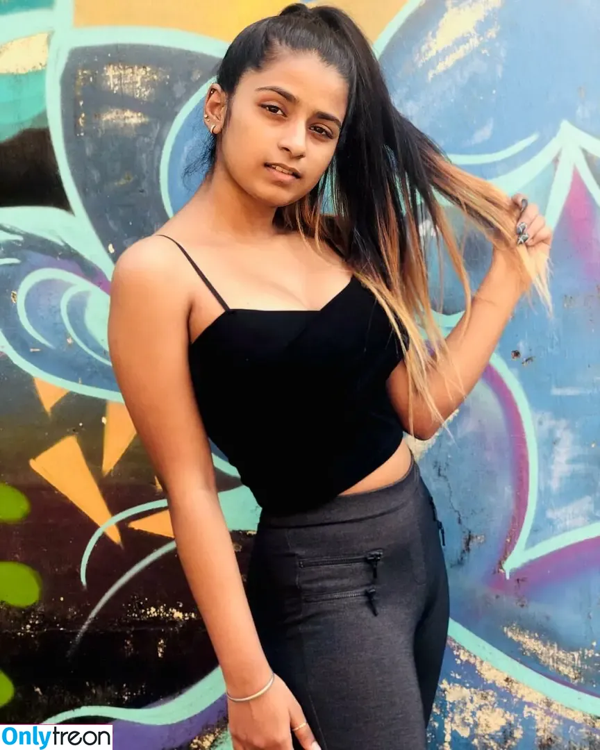 Suhana Khan nude photo #0170 (__suhuuu__)