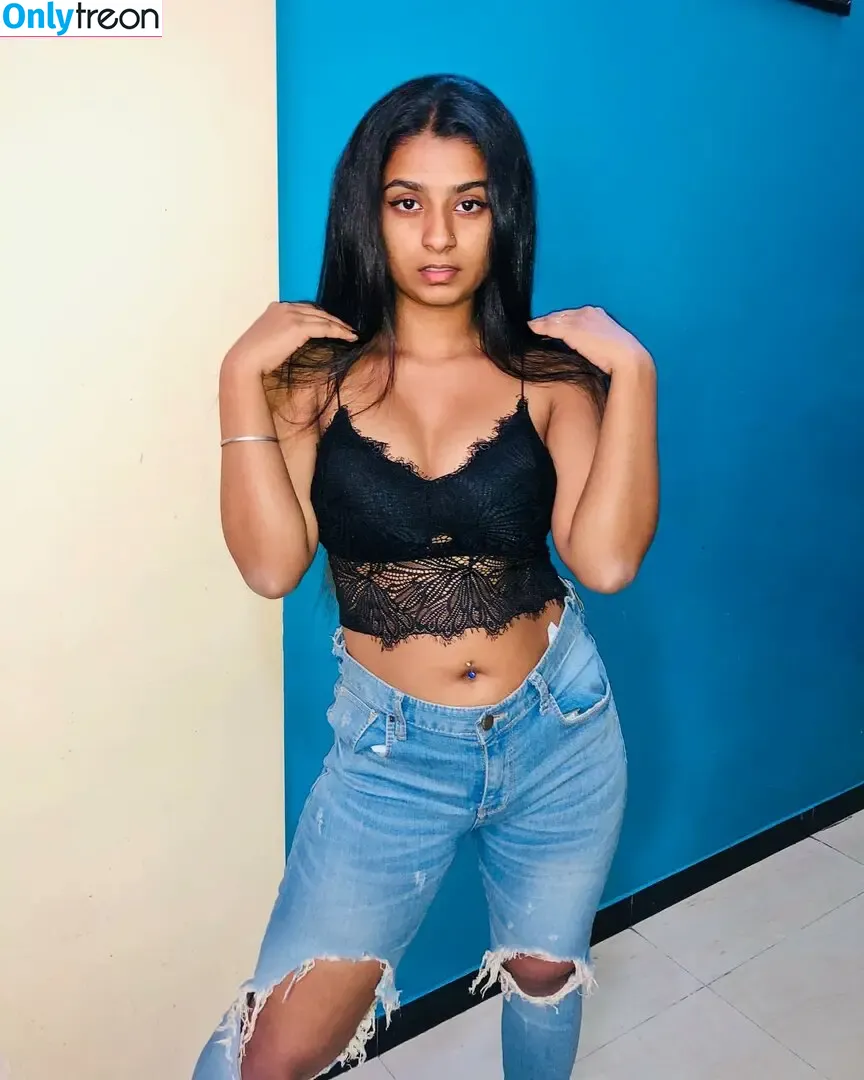 Suhana Khan nude photo #0176 (__suhuuu__)