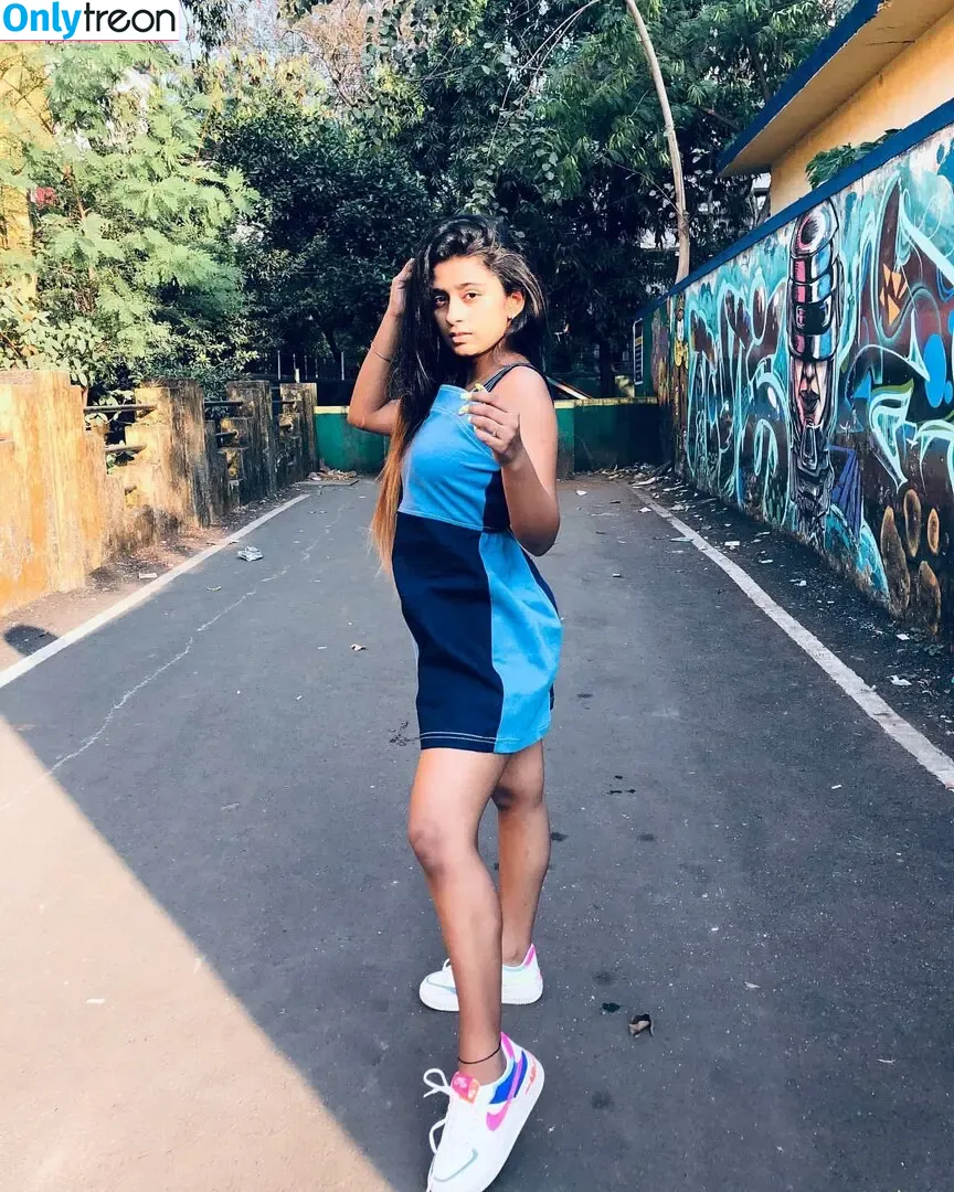 Suhana Khan nude photo #0185 (__suhuuu__)