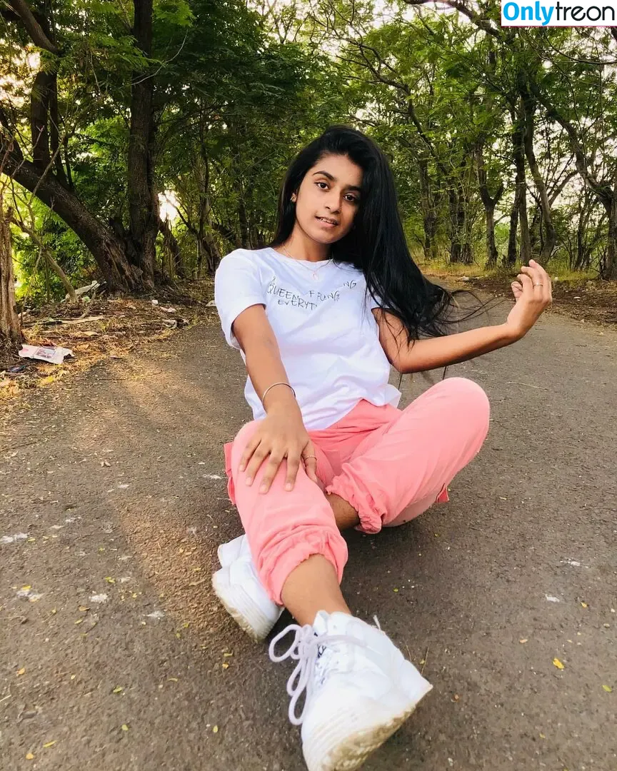 Suhana Khan nude photo #0192 (__suhuuu__)