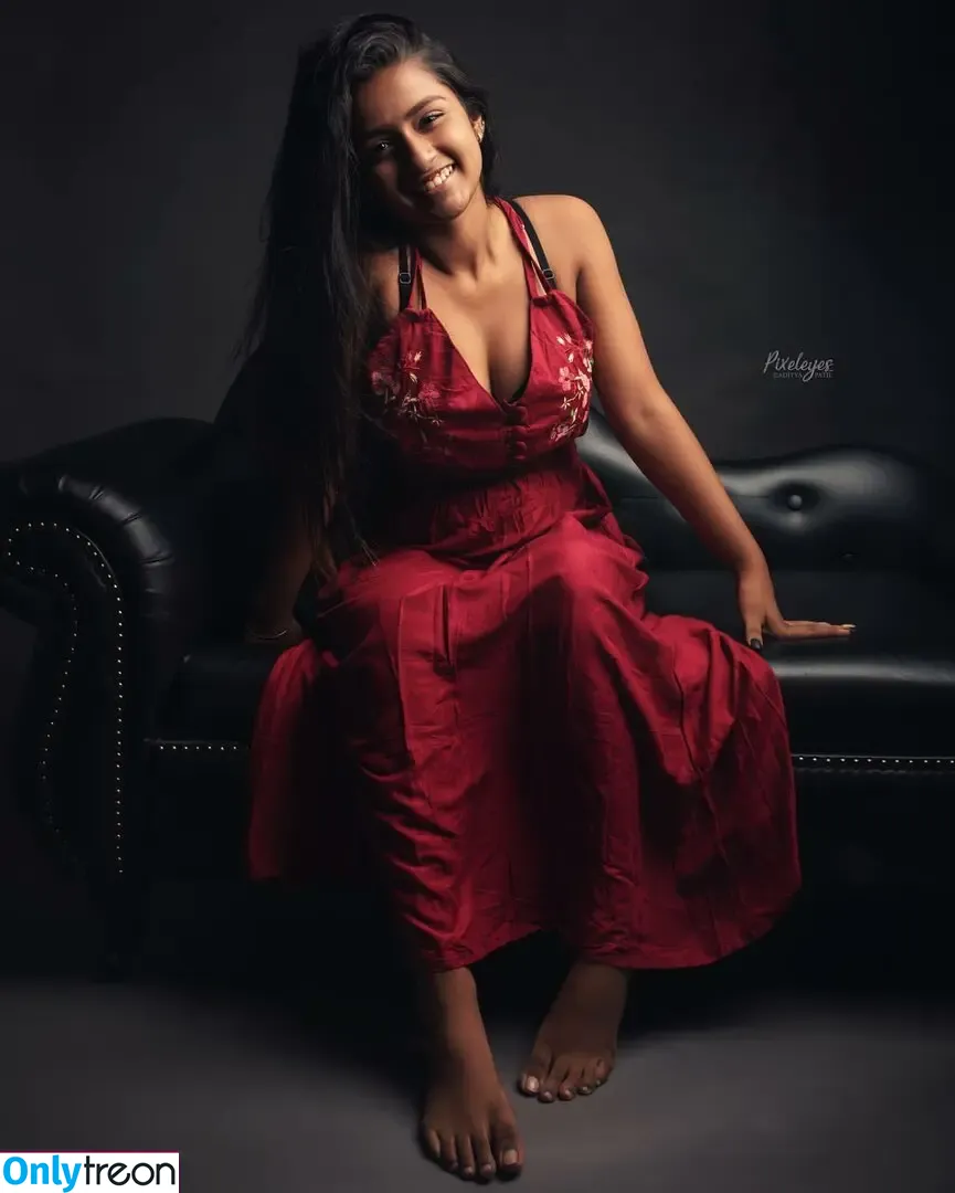 Suhana Khan nude photo #0220 (__suhuuu__)