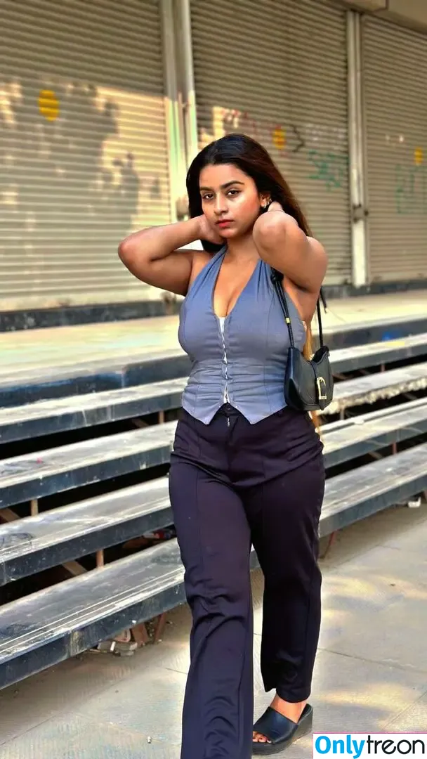 Suhana Khan nude photo #0258 (__suhuuu__)