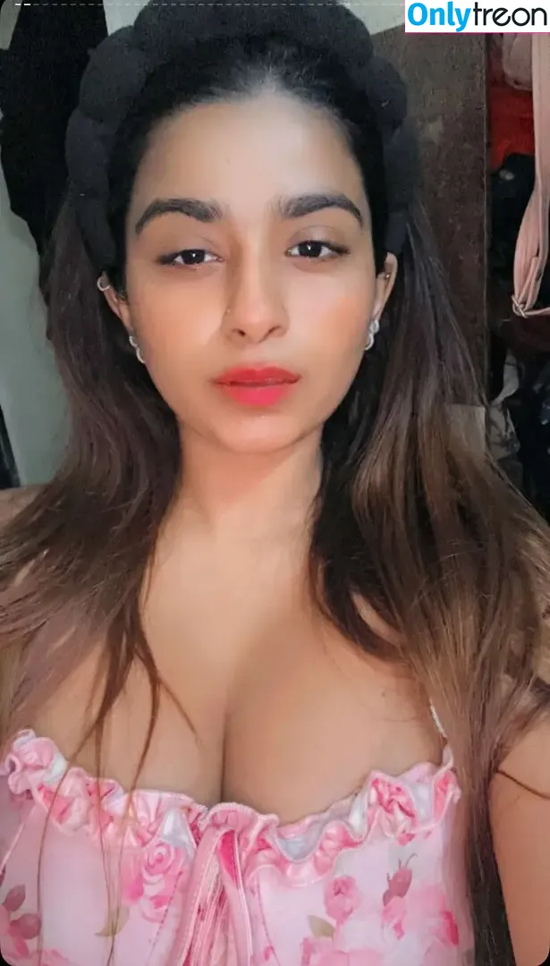 Suhana Khan nude photo #0273 (__suhuuu__)