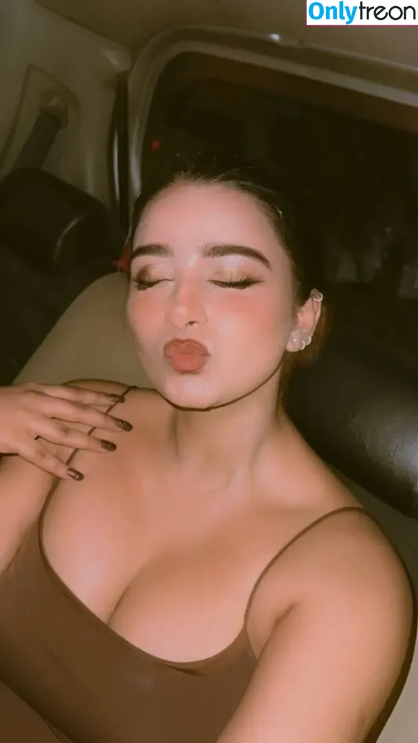Suhana Khan nude photo #0301 (__suhuuu__)