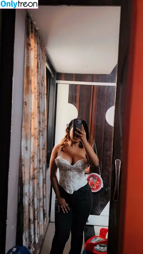 Suhana Khan nude photo #0320 (__suhuuu__)