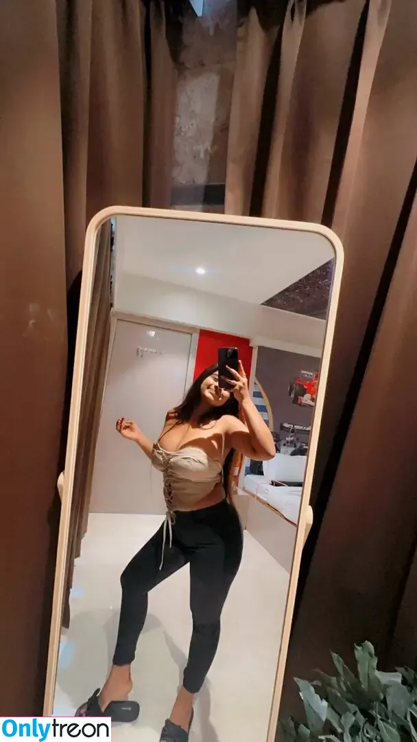 Suhana Khan nude photo #0347 (__suhuuu__)