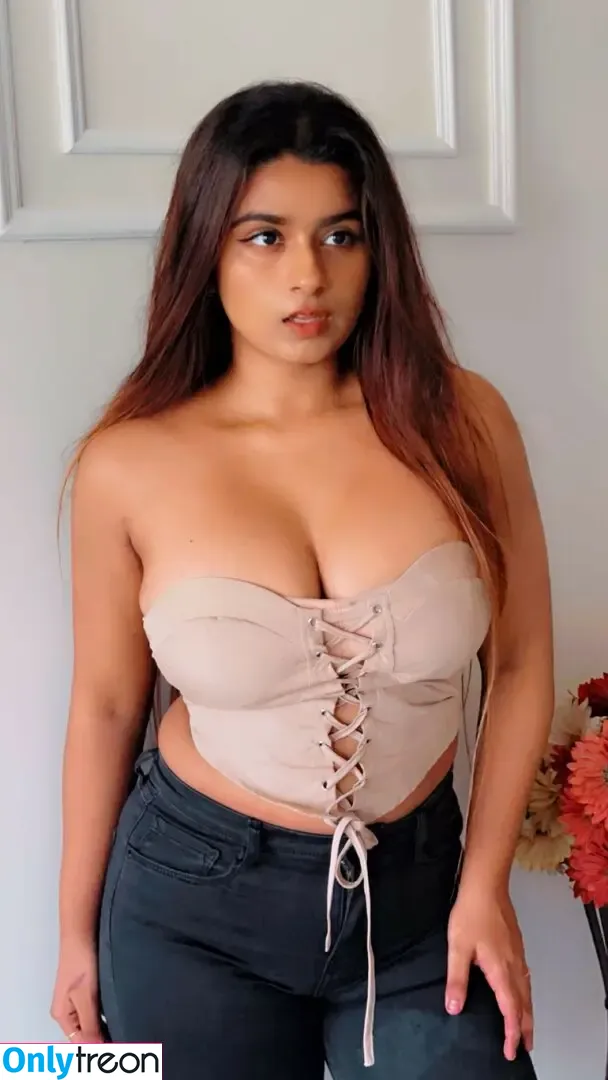 Suhana Khan nude photo #0357 (__suhuuu__)