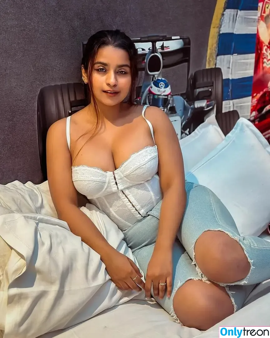 Suhana Khan nude photo #0390 (__suhuuu__)
